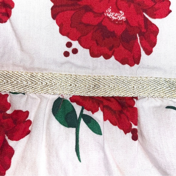 Crown & Ivy Kids top, 100% cotton,  white with bold red flowers, gold ribbon - Picture 8 of 13